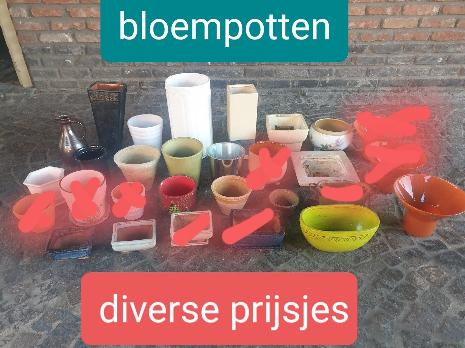 Bloempotten en vazen

- diverse:

kerstpotje: 11 x 10cm: 0,5, Tuin en Terras, Ophalen of Verzenden