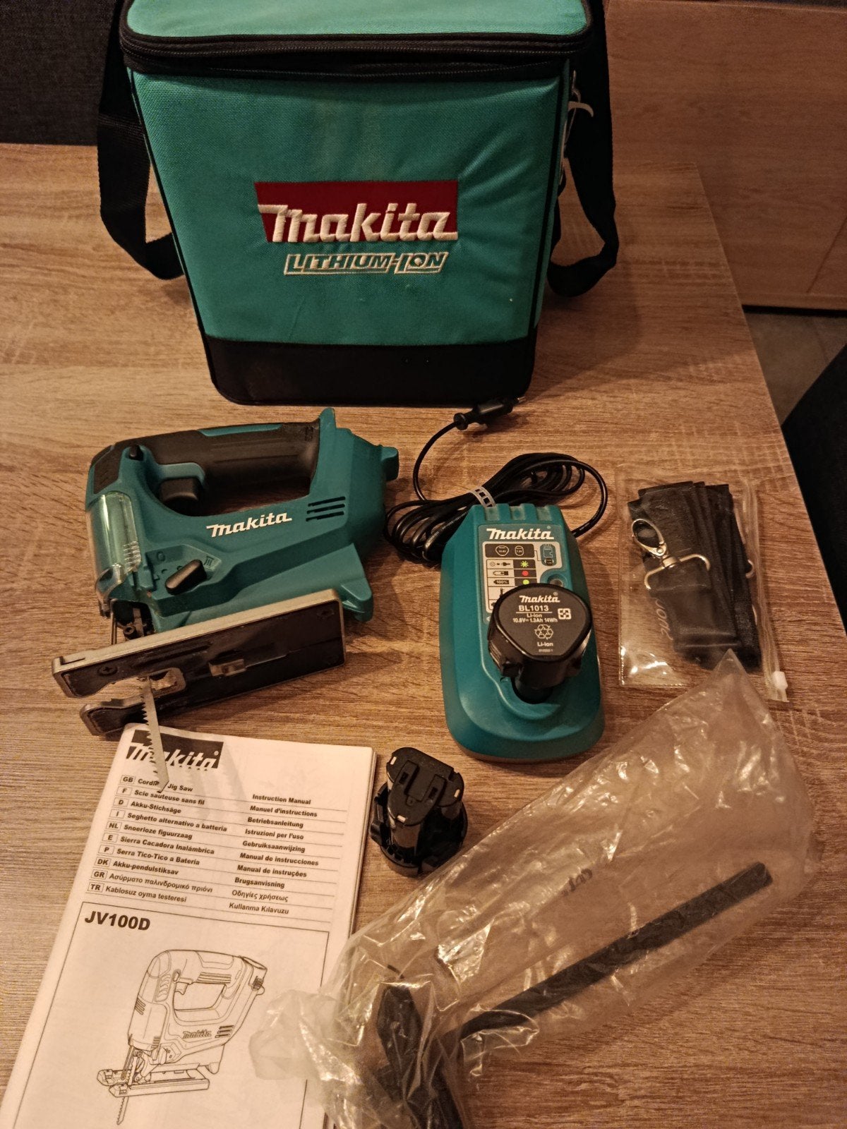makita wipzaag op batterij, Ophalen