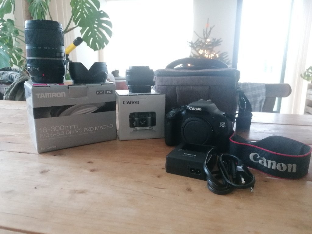 Canon 600D, Canon lens 50mm f/1.8, Tamaron lens 16-300mm, Ophalen of Verzenden, Zo goed als nieuw, Canon