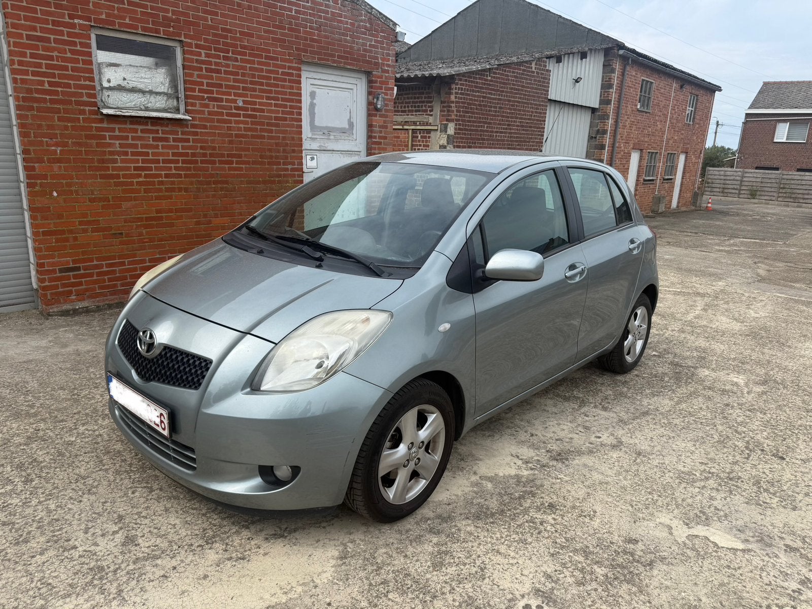 Toyota Yaris 1.3 benzine - 2007 - 129.000km, Auto's, Particulier, Yaris, Te koop, Benzine