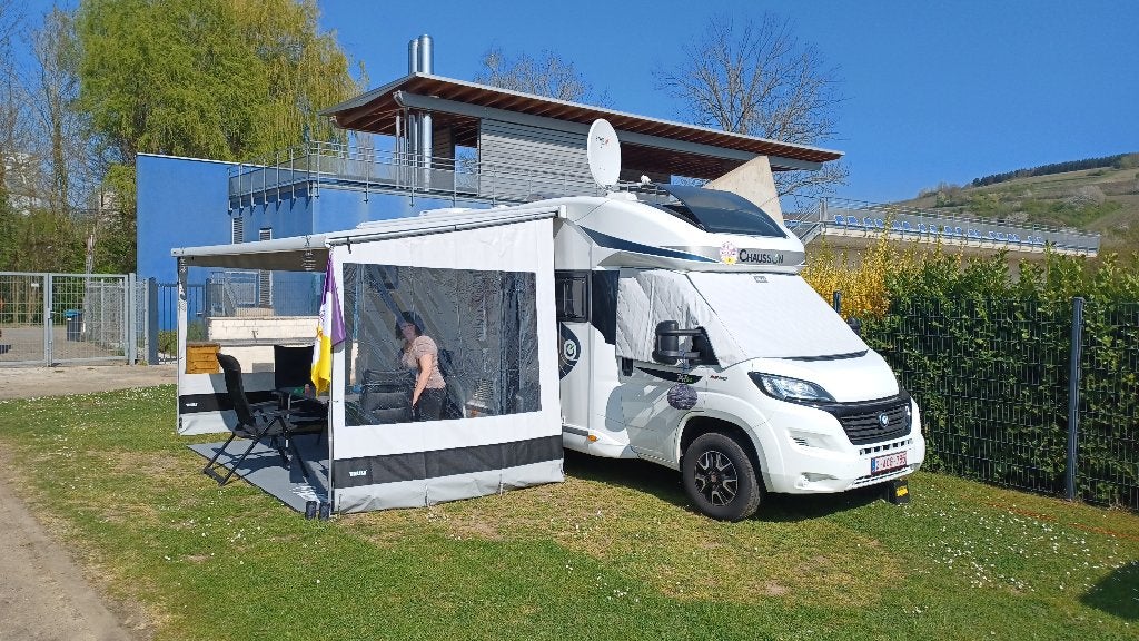 camping-car Chausson, Caravanes & Camping, Camping-cars, Jusqu'à 4, Réfrigérateur, Siège standard, Toilette à cassette