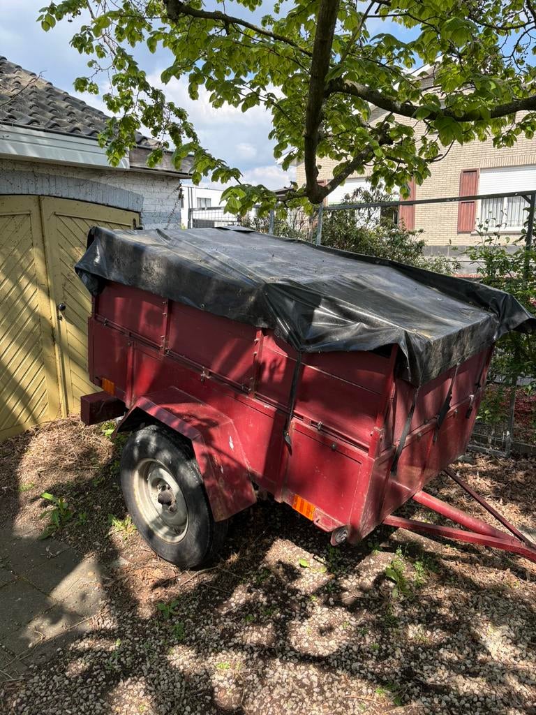 Rode aanhangwagen met bache, Ophalen, Gebruikt