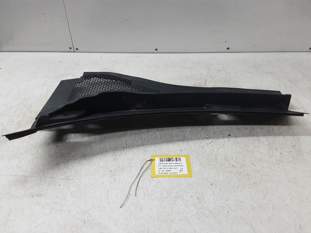 GARNITURES WINDSHIELD Seat Leon (KLB) (5FB819403A), Avant, Seat Deutschland GmbH, Service@seat.de, Utilisé