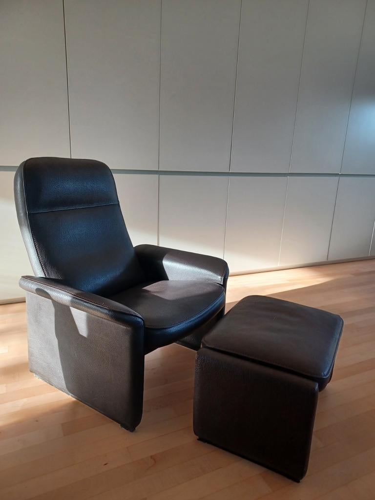 Fauteuil relax De Sede, cuir marron foncé + pouf, Maison & Meubles, Enlèvement, Cuir