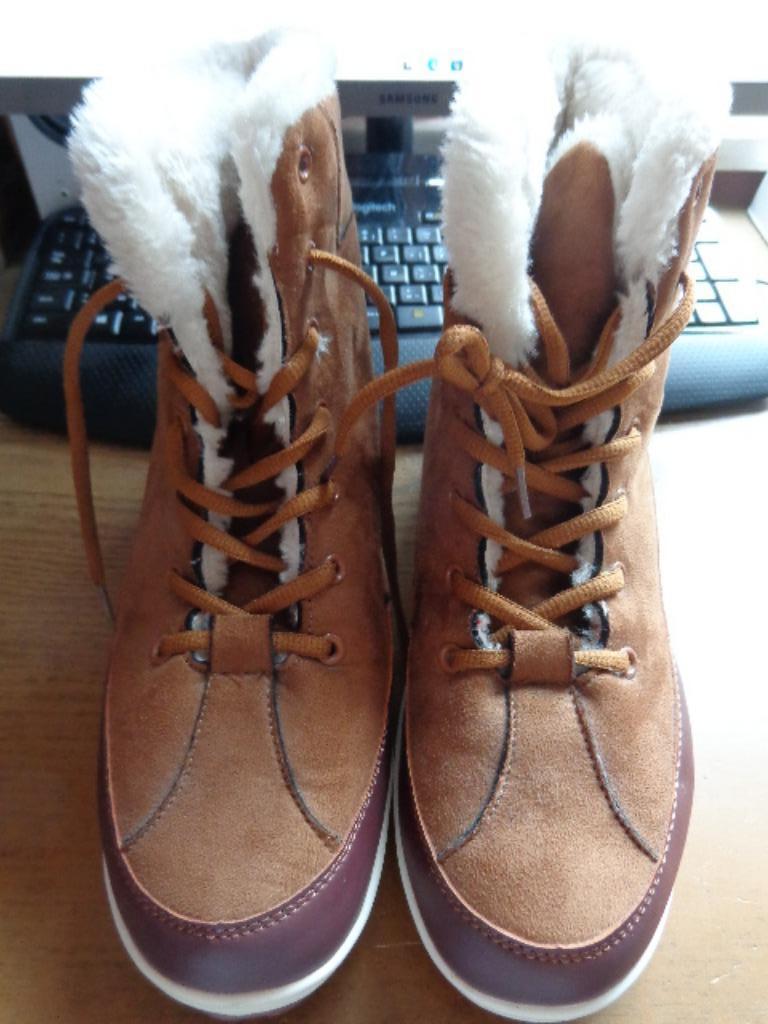 Bruine Winter schoenen met wol (maat 41), Bruin, Lage of Enkellaarzen, Ophalen of Verzenden, Zo goed als nieuw