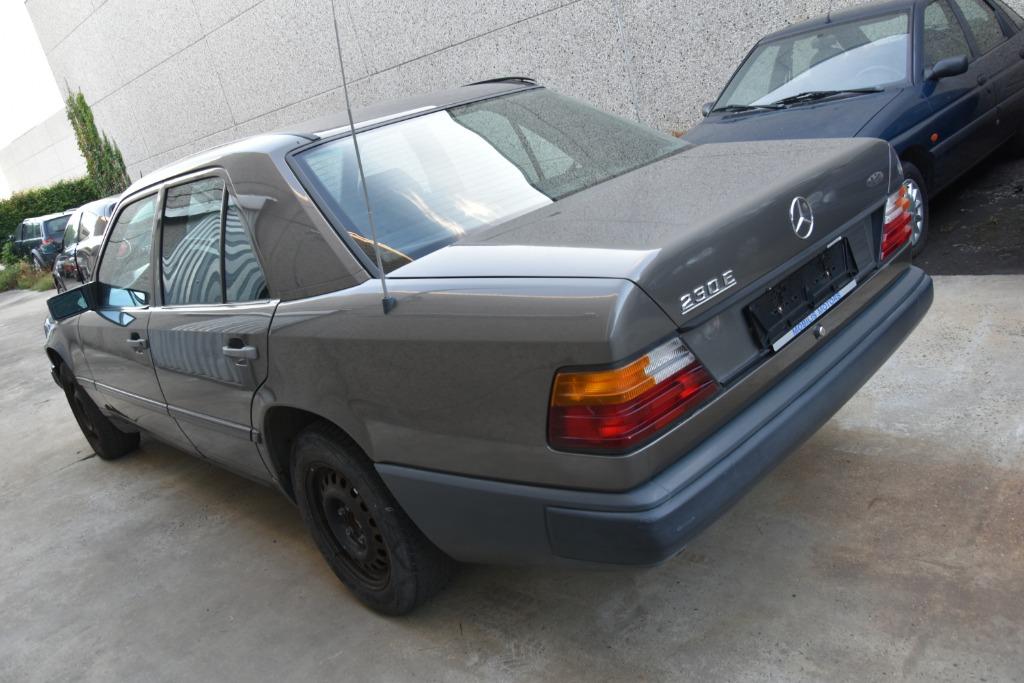 Mercedes-Benz E 230 Benzine Oldtimer Zeer Proper !, foto 6