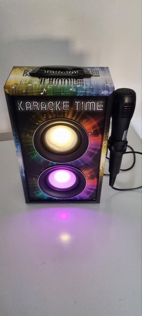 Enceinte rgb + micro Bluetooth, Enlèvement ou Envoi, Comme neuf, Ensemble complet