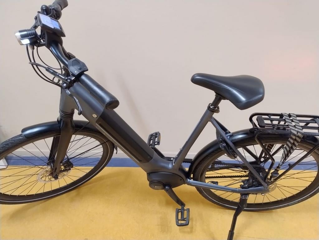 Gazelle Ultimate C8+  (2023) – Active Line Plus  – Topstaat, Fietsen en Brommers, Ophalen, Zo goed als nieuw, 51 tot 55 cm, 50 km per accu of meer