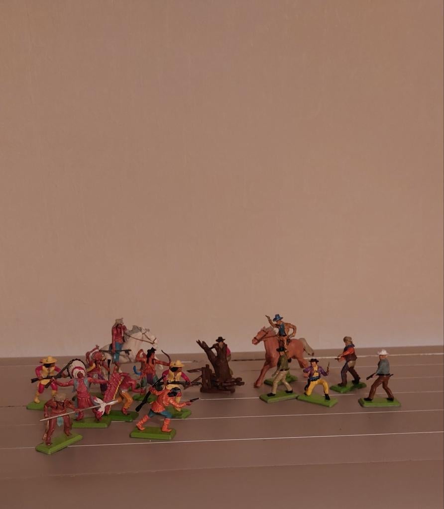 Britse cowboys, indianen, Apachen, Navarro, Ophalen of Verzenden, Zo goed als nieuw, 1:35 tot 1:50, Figuur of Figuren