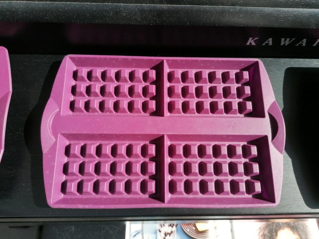 Tupperware multiflex wafels. Diepvries, microgolf, oven., Ophalen of Verzenden, Zo goed als nieuw, Paars