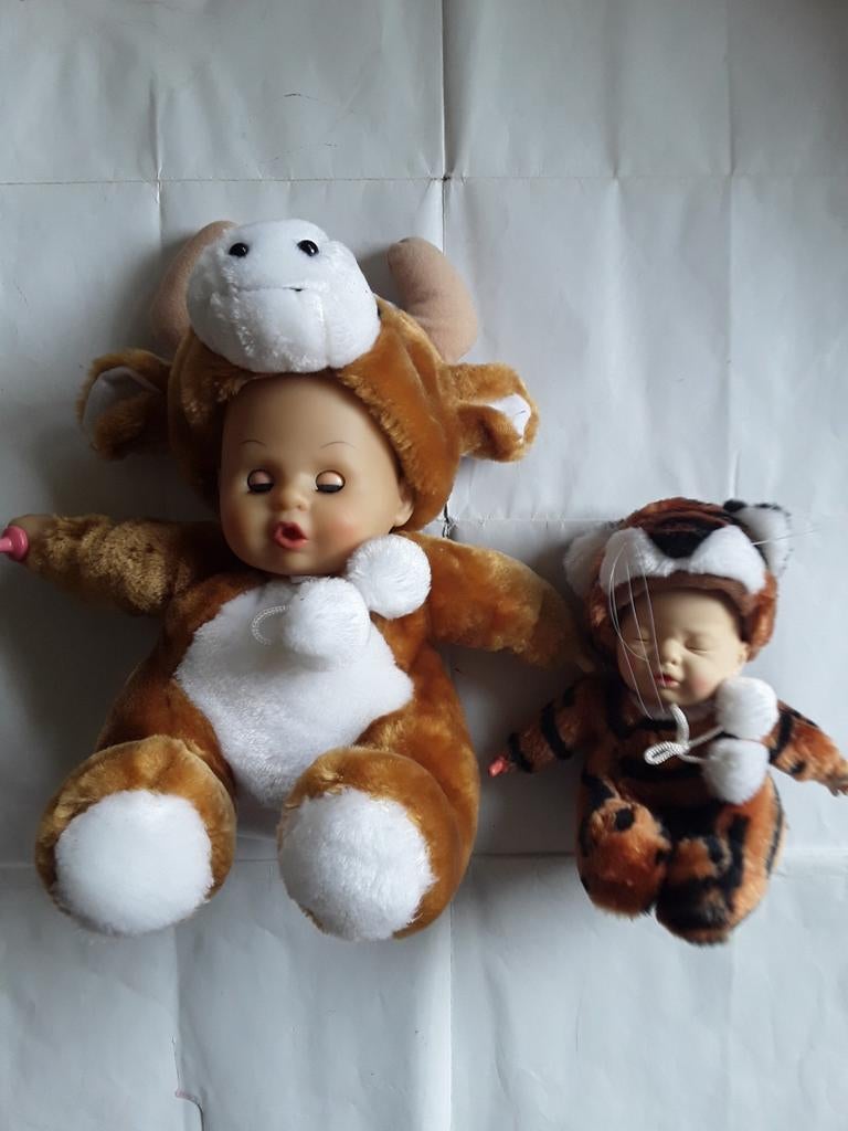 2 mooie poppen, niet mee gespeeld, Ophalen of Verzenden