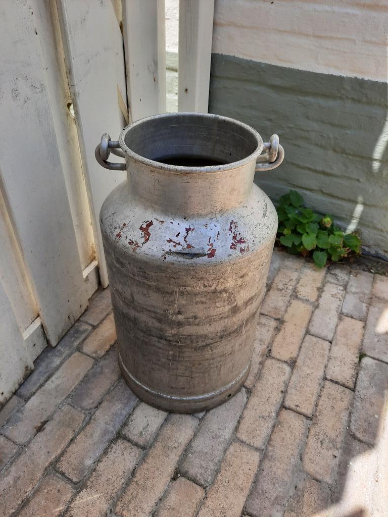 antieke melkkan / melkton / deco-item, Ophalen