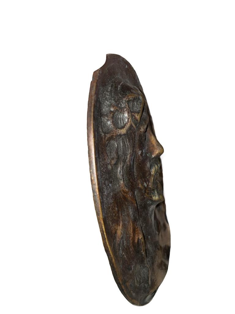 Sculpture en Relief Ovale en Bronze Patiné – Jésus Christ, Enlèvement ou Envoi