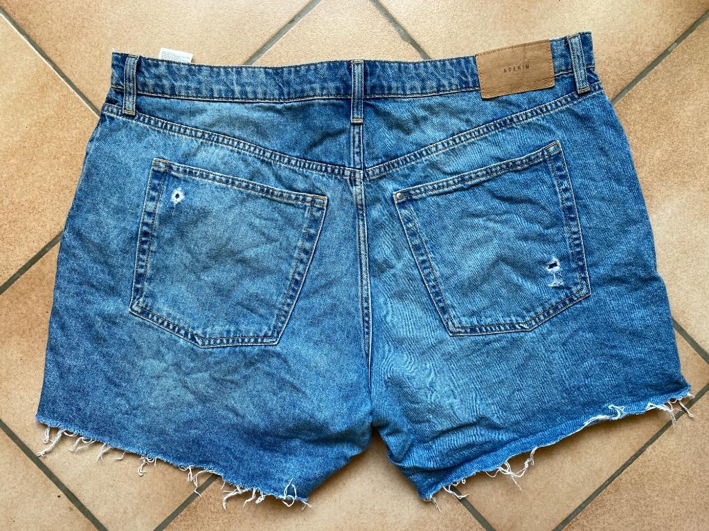 H&M short Boyfriends en jeans bleu pré-usé, pré-troué, Vêtements | Femmes, Jeans, Porté, Autres tailles de jeans, Bleu, Envoi