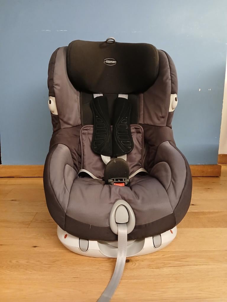 Chaise auto Römer, modèle Britax, Enlèvement, Isofix