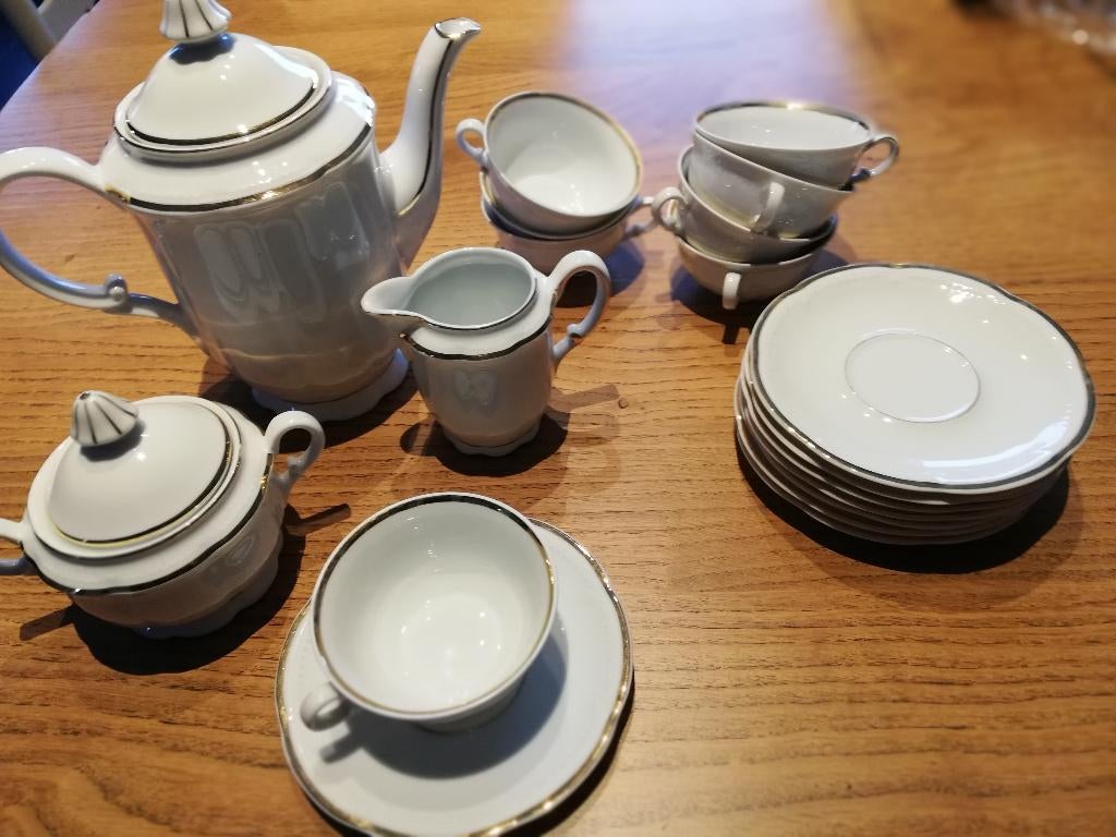 koffieservies porcelaine de Baudour van cerabel, Enlèvement