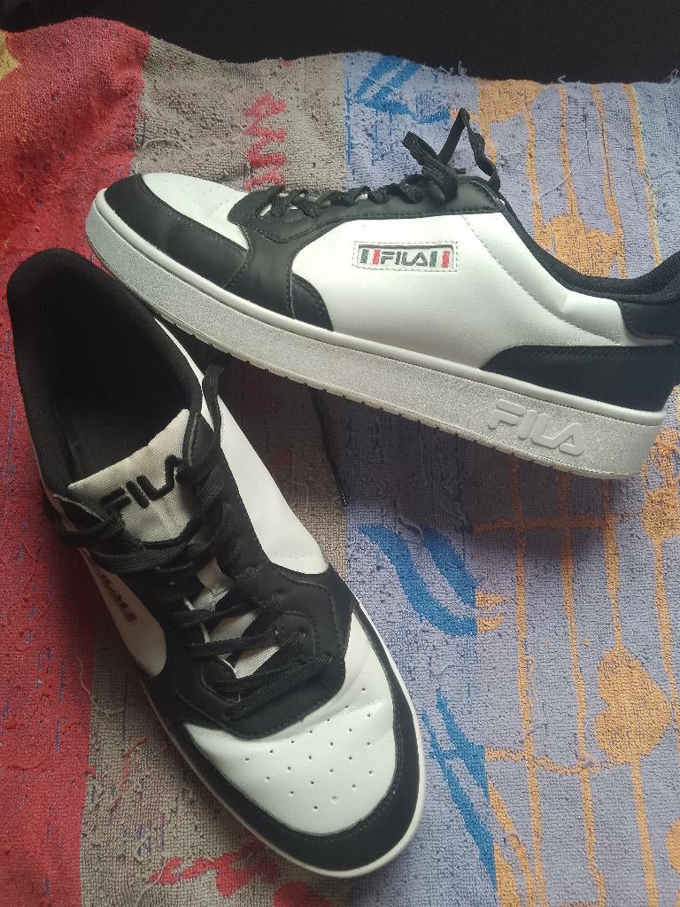 lage fila sneakers maat 46 in heel goede staat, Kleding | Heren, Schoenen, Verzenden, Zo goed als nieuw, Sneakers, Fila