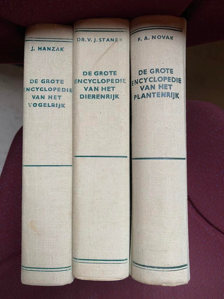 Grote encyclopedie dierenrijk plantenrijk vogelrijk, Boeken, Encyclopedieën, Ophalen of Verzenden, Gelezen, Dieren, Complete serie