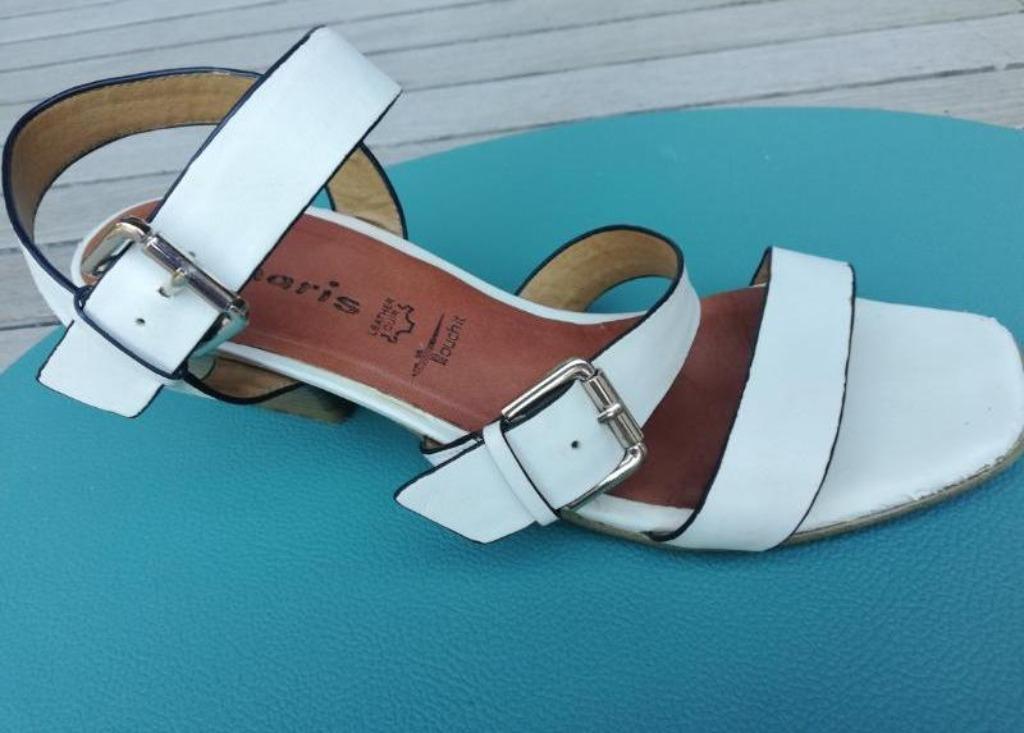 Tamaris Witte lederen dames zomerschoen maat 39, Tamaris, Schoenen met lage hakken, Wit, Ophalen of Verzenden
