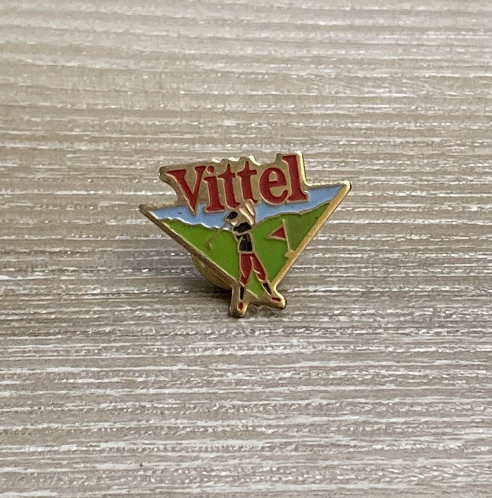 PIN - VITTEL - WATER - EAU MINÉRALE - GOLF, Envoi, Utilisé, Marque, Insigne ou Pin's