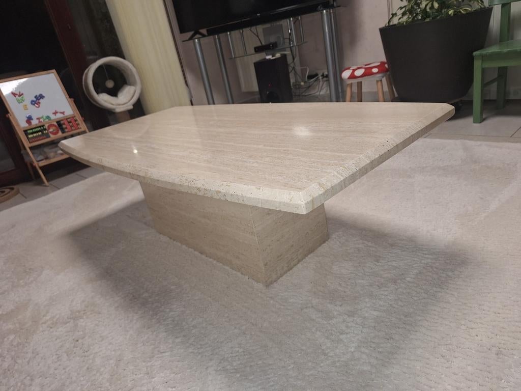 Table basse en travertin, Enlèvement