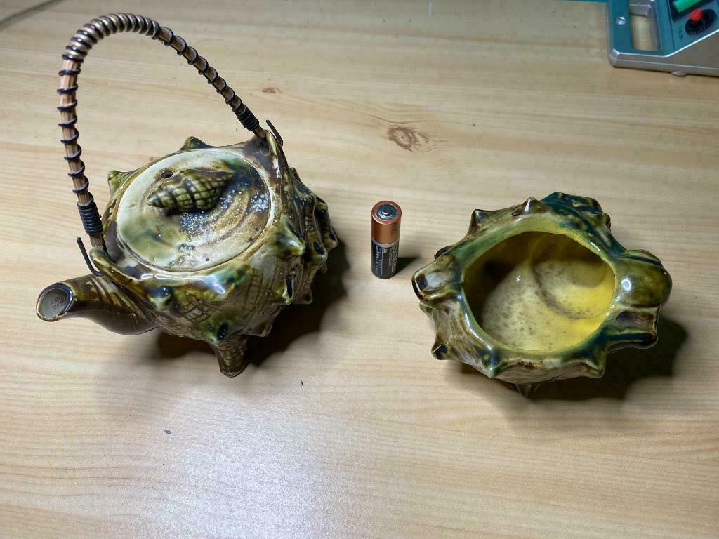 Vintage - Théière et sucrier en forme de coquillage, Antiquités & Art, Enlèvement ou Envoi