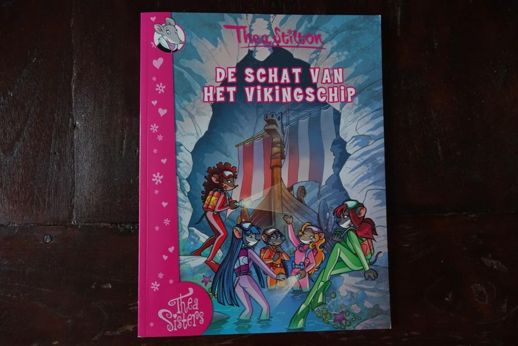 Thea Stilton strip : De schat van het Vikingschip, Une BD, Enlèvement ou Envoi, Comme neuf, Thea Stilton