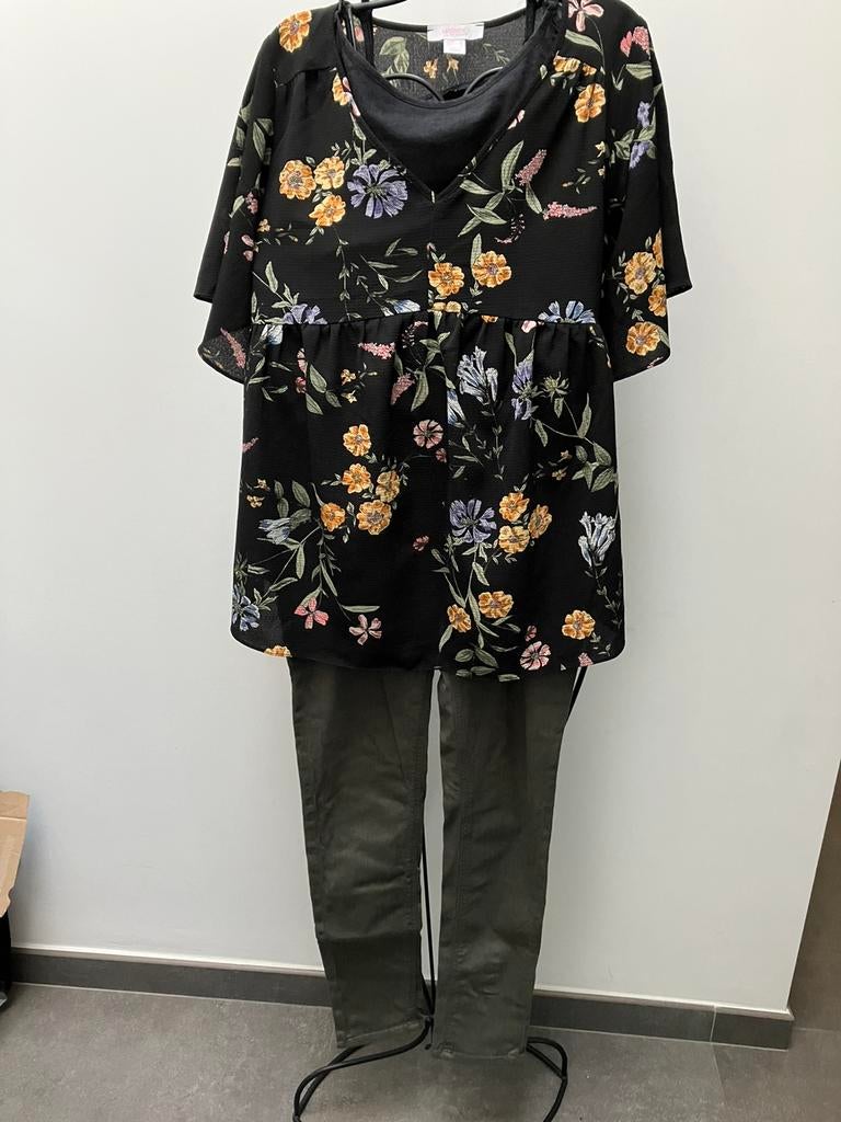 Set van blouse met bloemenprint + kaki broek, Ophalen of Verzenden, Gedragen