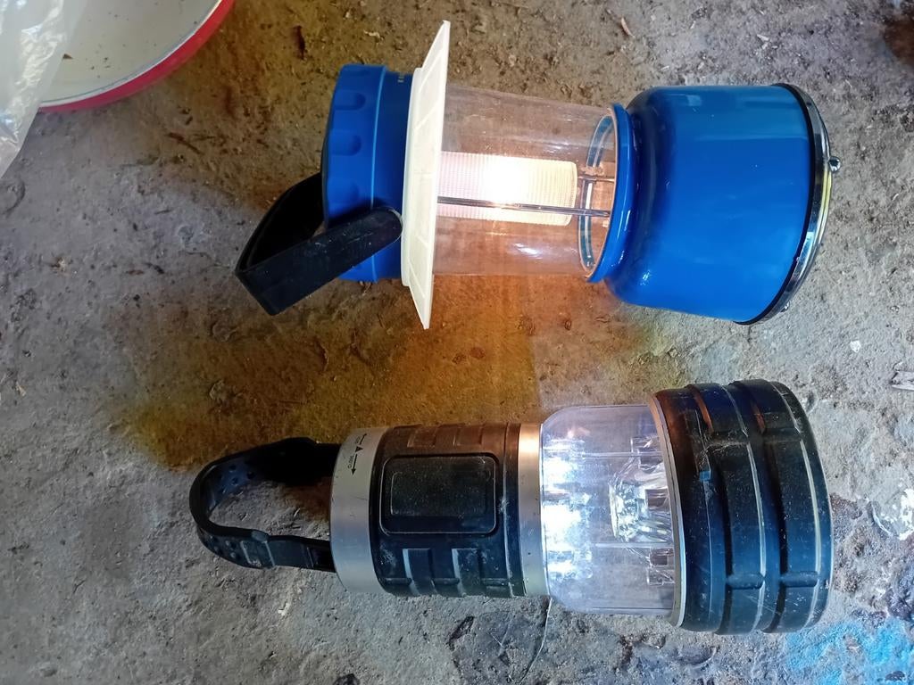 2 lanternes de camping, Enlèvement, Comme neuf