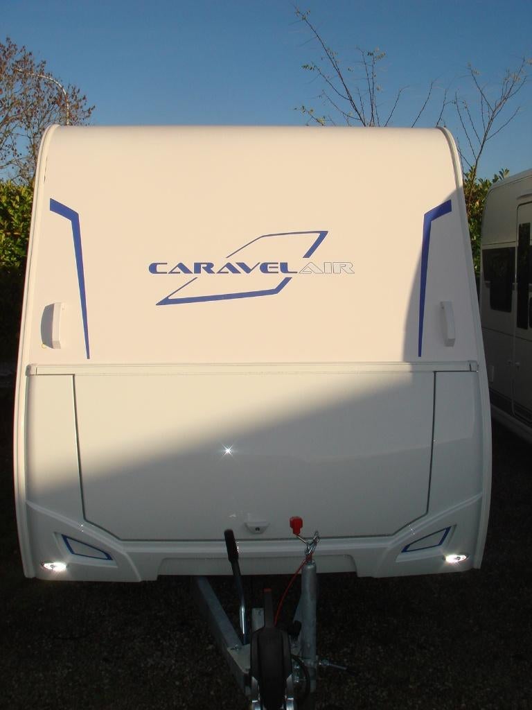 CARAVELAIR ALBA 350 met gratis nieuwe Thule luifel, 4 tot 5 meter, 500 - 750 kg, Caravelair, Airco