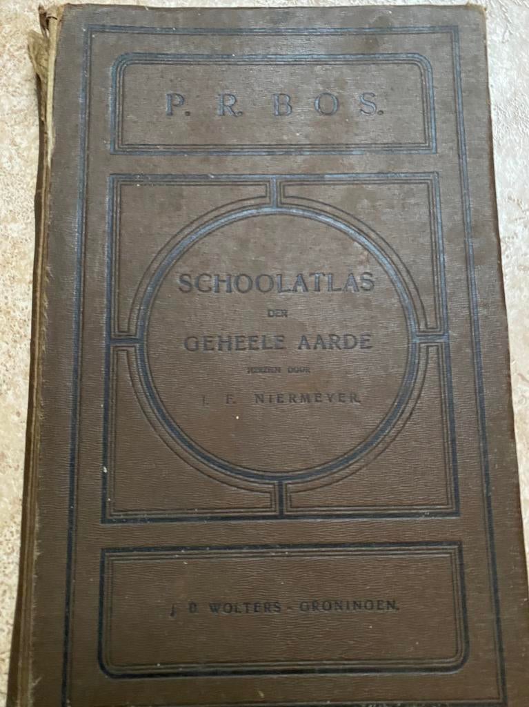 Antieke schoolatlas uit 1910, Ophalen