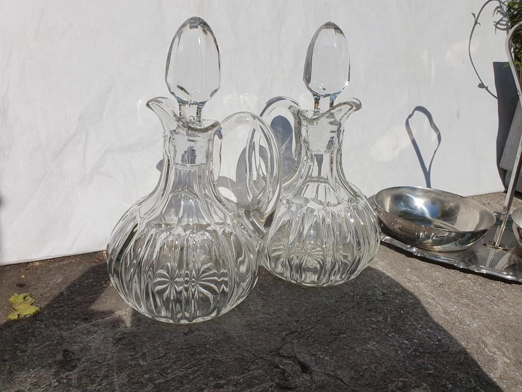 vinaigre et huile mis en verre sur un plateau en acier inoxy, Antiquités & Art, Enlèvement ou Envoi