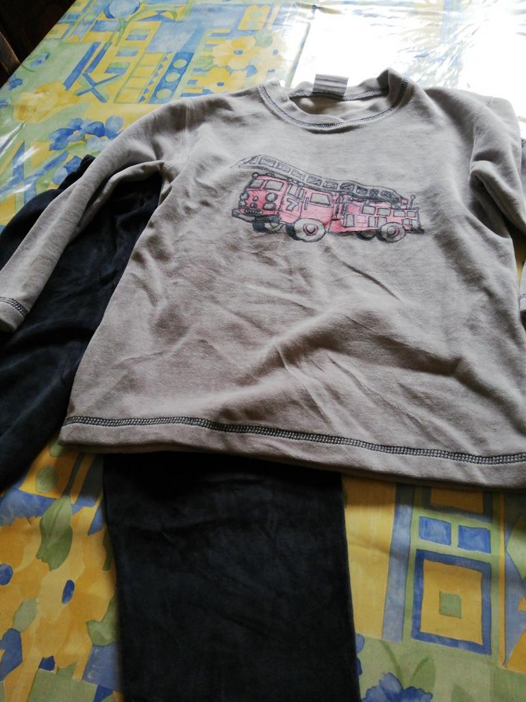 Pyjama enfant velours. Taille 6 ans. Neuf., Enlèvement ou Envoi, Comme neuf