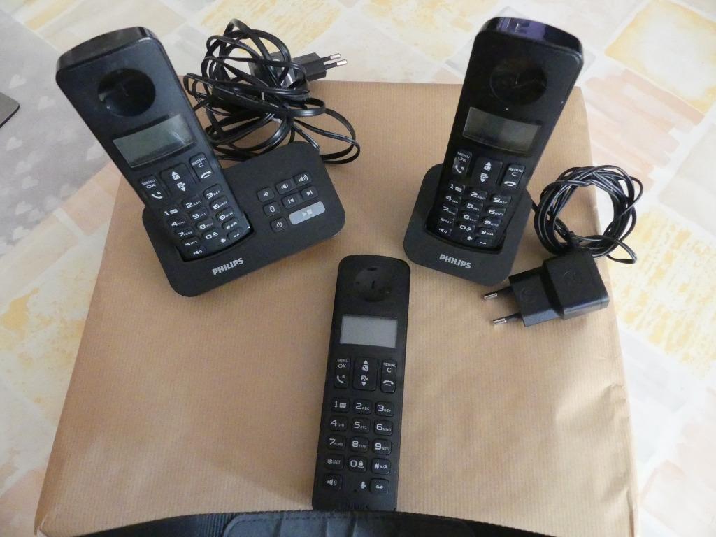 3 TÉLÉPHONES SANS FIL PHILIPS AVEC SUPPORTS., Enlèvement ou Envoi, Utilisé, 3 combinés
