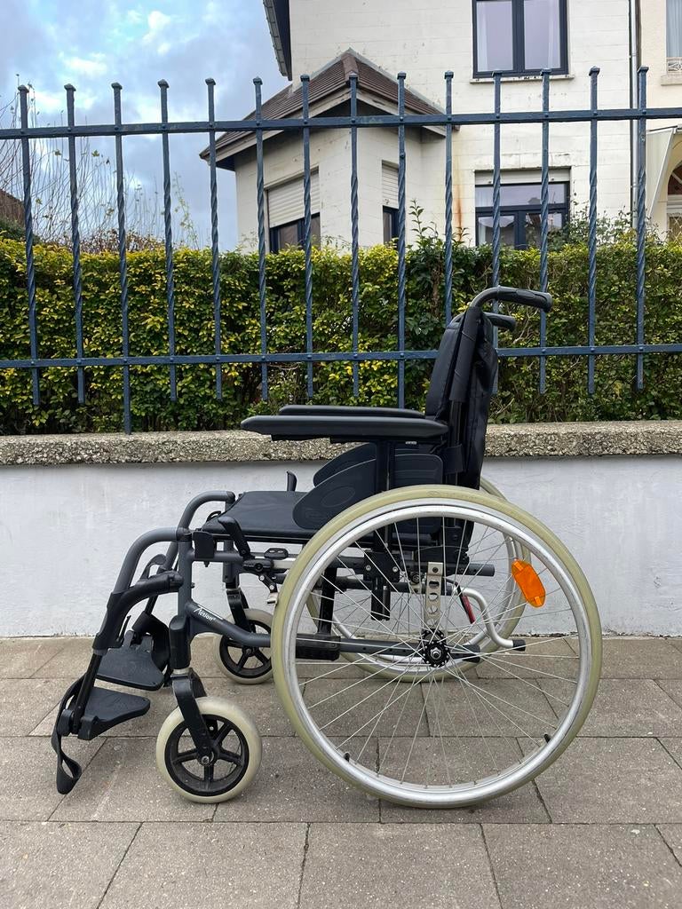 Chaise roulante pliable Invacare Esprit 3 Action état neuf, Enlèvement ou Envoi, Pliant, Comme neuf, Fauteuil roulant électrique