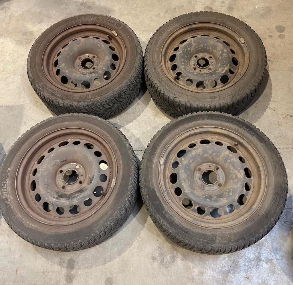 4 winterbanden met velgen - DS3 - 195/55 R16 - steek 4x108, Auto-onderdelen, Ophalen, Gebruikt, 16 inch, Banden en Velgen