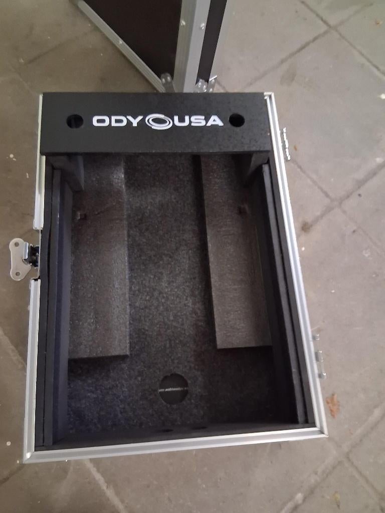 Flight case, Enlèvement, Comme neuf, Audio