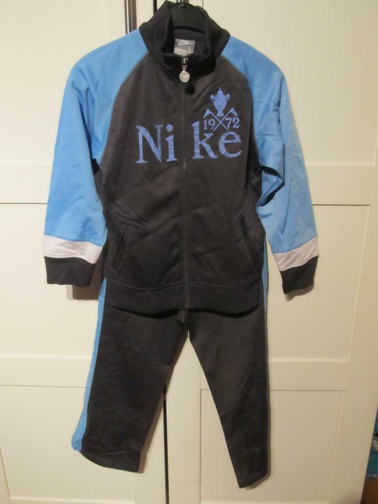 Joggings Nike, Umbro van maat 110 tot maat 122, Ophalen of Verzenden, Gebruikt, Jongen, Sport- of Zwemkleding