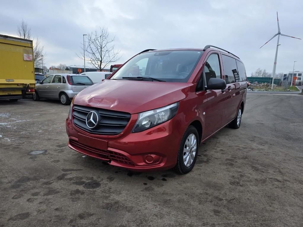 Mercedes-Benz Vito Tourer 116 (Numéro de stock 79554), Rouge, Achat, Euro 6, 7 places