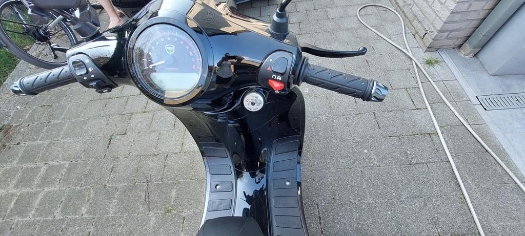 neco borgia  125, Fietsen en Brommers, Ophalen, Zo goed als nieuw