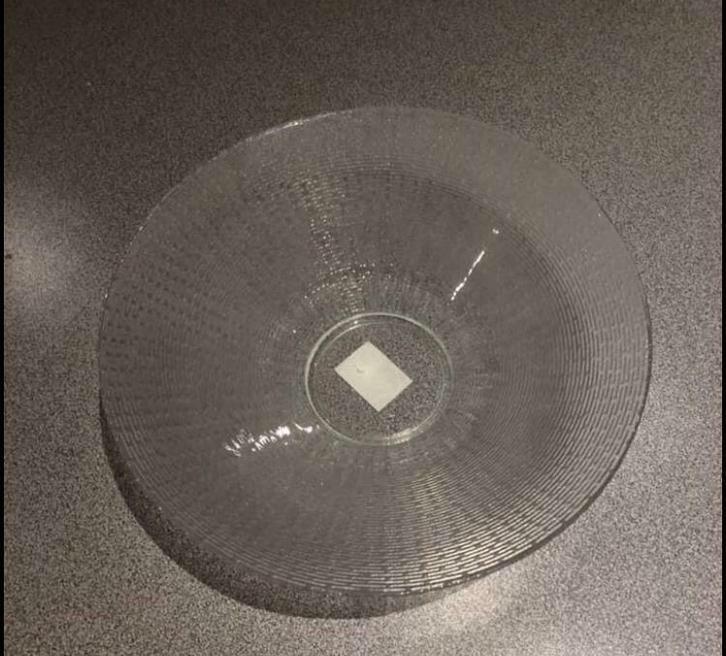 Fruitschaal glas. Nieuwstaat., Zo goed als nieuw