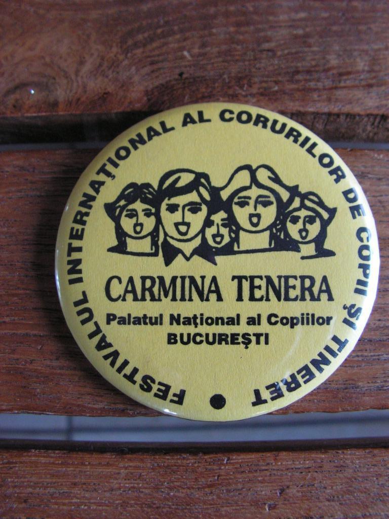 Vintage button Roemeens jeugdkoor Carmina Tenera, Ophalen of Verzenden, Zo goed als nieuw, Stad of Land, Button