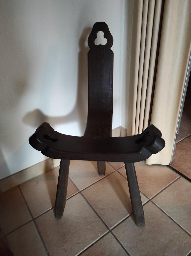 Tabouret de traite ou tabouret de montagne, Enlèvement