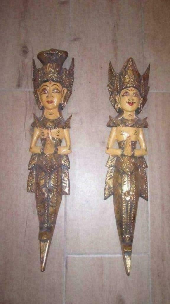 couple de statues murales en bois 63 cm d' Indonésie, Antiquités & Art, Art | Sculptures & Bois, Enlèvement ou Envoi