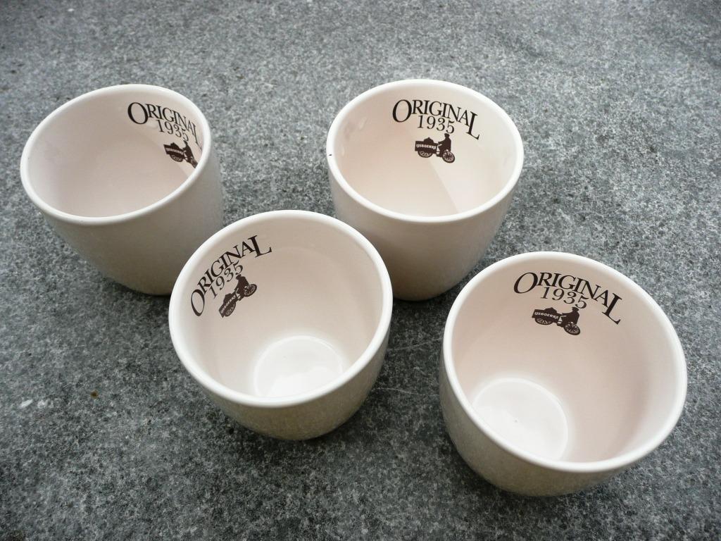 75-jarig bestaan : 4 nieuwe mugs IJSBOERKE "original 1935", Ophalen of Verzenden, Nieuw, Porselein, Kop en/of schotel
