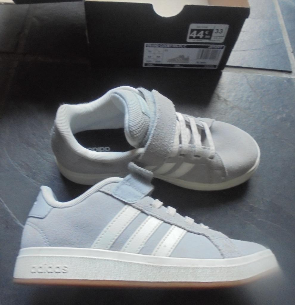 sportschoenen adidas maat 33, Kinderen en Baby's, Kinderkleding | Schoenen en Sokken, Adidas, Sportschoenen, Nieuw, Ophalen of Verzenden