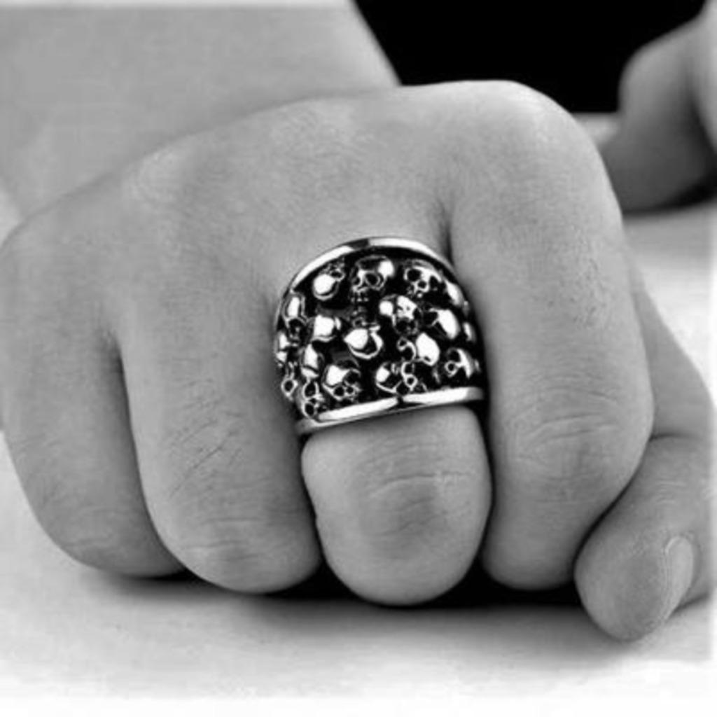Multi skull bikerring in chirurgisch staal, Ophalen of Verzenden, Nieuw, IJzer of Staal, Dame of Heer