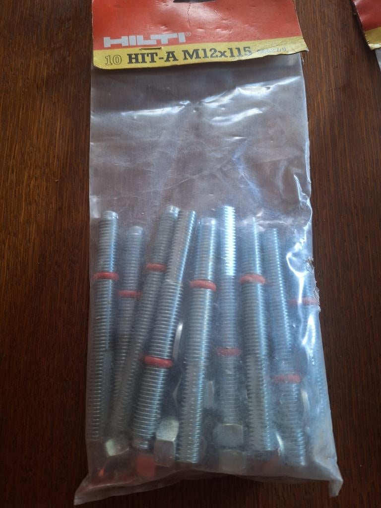 Hilti studs + haringen, Ophalen, Zo goed als nieuw, Pluggen