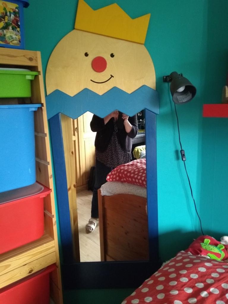 Grote haba spiegel 'koning' voor kinderkamer, Kinderen en Baby's, Kinderkamer | Inrichting en Decoratie, Zo goed als nieuw, Spiegel