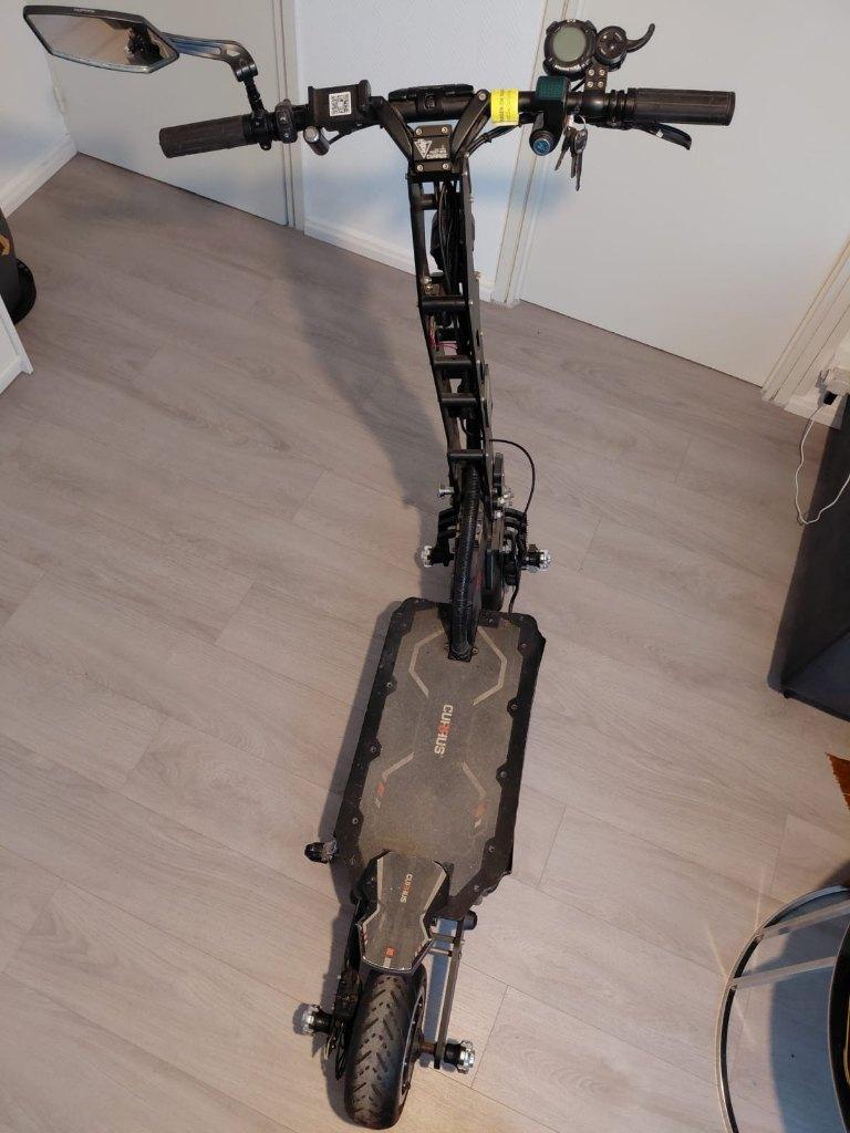 Currus elektrische scooter + 2 laders, Fietsen en Brommers, Steps, Ophalen, Gebruikt, Elektrische step (E-scooter), Dualtron